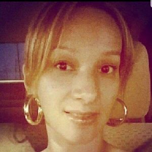 Meet your Posher, Yvette